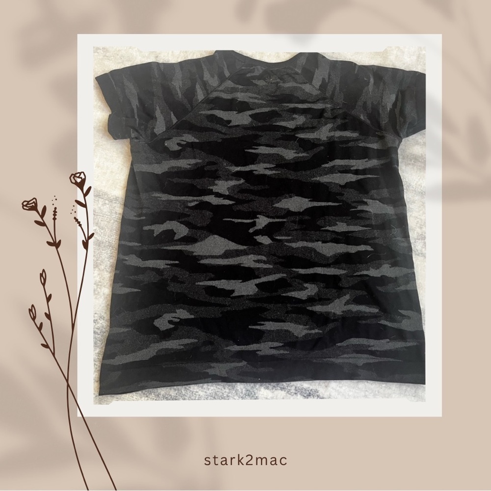 (042)Athleta Black Camo Short Sleeve Tee